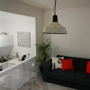 https://les-suites-di-parma-luxury-apartments.emilia-romagnahotels.net